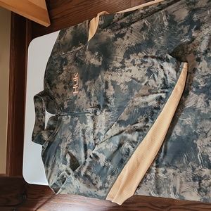 Huk fishing shirt w half zip